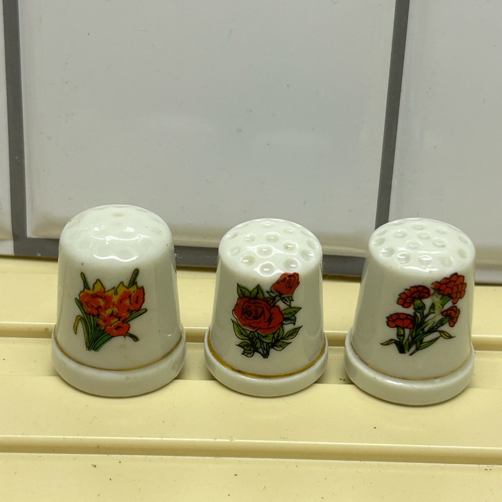 3 Vintage Flower Collectible Souvenir Thimble Porcelain White With Gold Ring